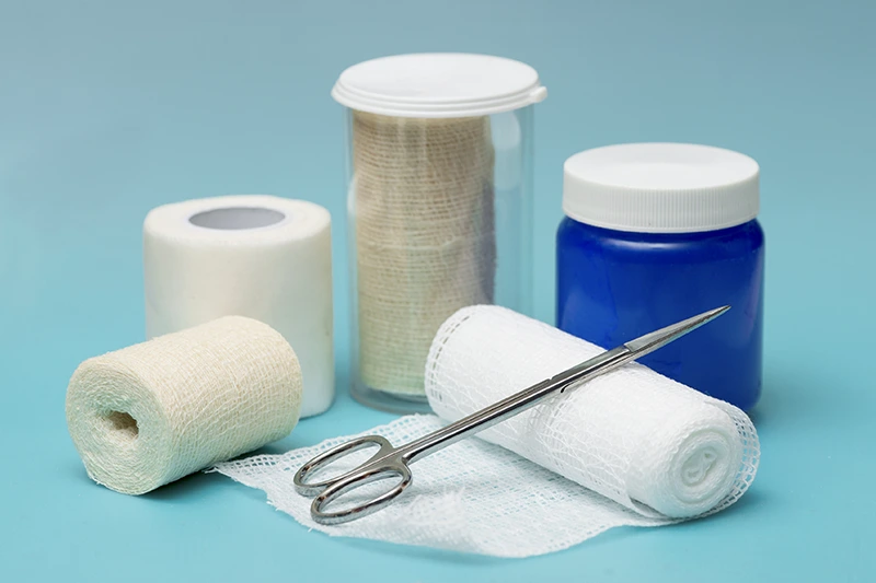 BANDAGES & DRESSINGS
